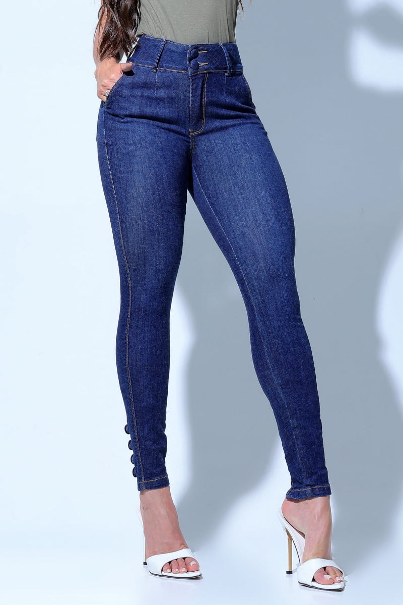 Calça Mega Bumbum Modeladora com detalhe de botâo CH133